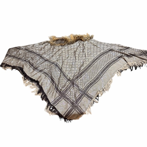 Authentic Gucci Brabd New and Never Worn Reversible Poncho with Fox Fur Trim